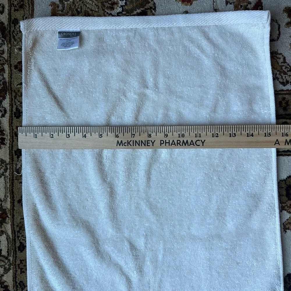 CROSCILL‎ Hand Towels 11x17 to 15x26 Inch Cream Brocade Gold Tassels Decorative